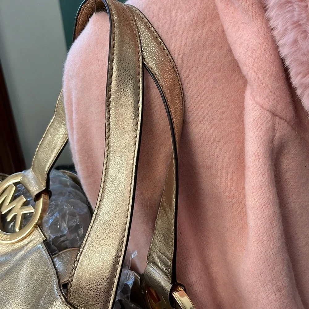Michael Kors NYE bag, shoulder bag gold metallic leather Gold tone hardw EUC